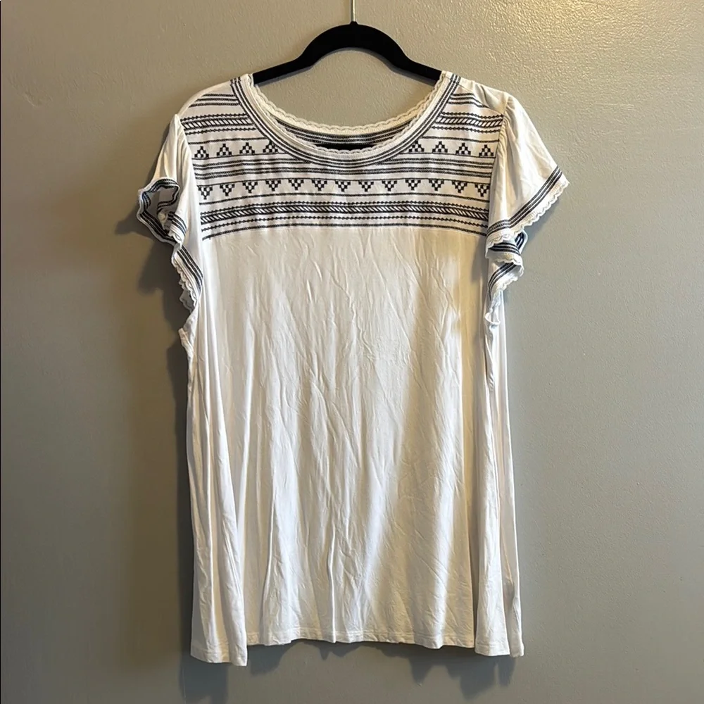 NWOT Torrid Super Soft Crewneck Embroidered Flutter Sleeve Top, sz 0 - Picture 5 of 8